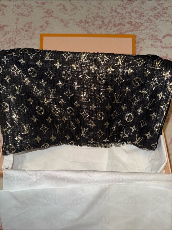 Louis Vuitton Accessories - Louis Vuitton Black and Gold Glitter Monogram Shawl